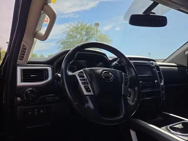 2017 Nissan Titan SV