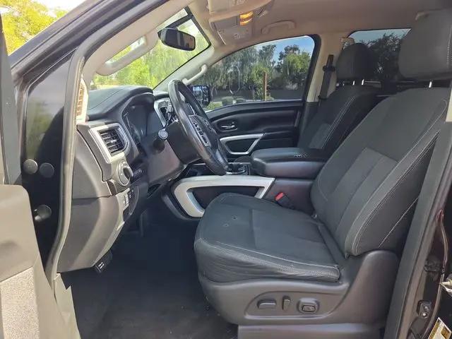 2017 Nissan Titan SV