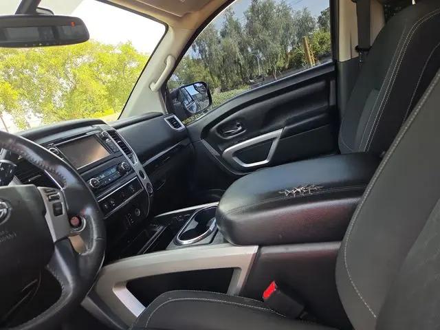 2017 Nissan Titan SV