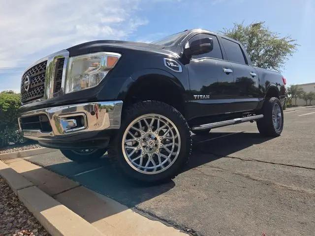 2017 Nissan Titan SV