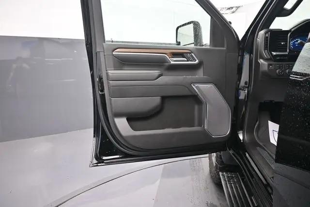 2025 Chevrolet Silverado 2500HD 4WD Crew Cab Standard Bed High Country