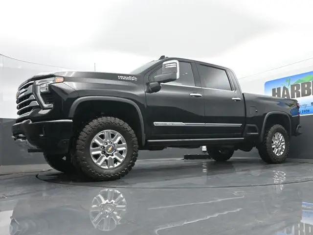 2025 Chevrolet Silverado 2500HD 4WD Crew Cab Standard Bed High Country