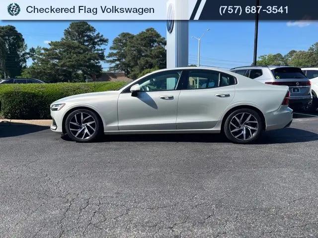 2020 Volvo S60 Momentum