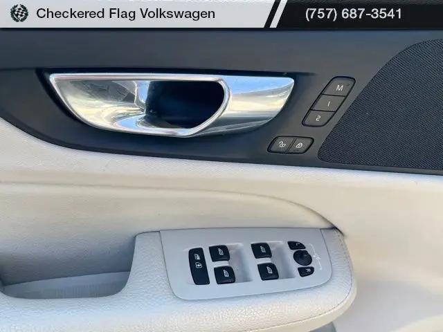 2020 Volvo S60 Momentum
