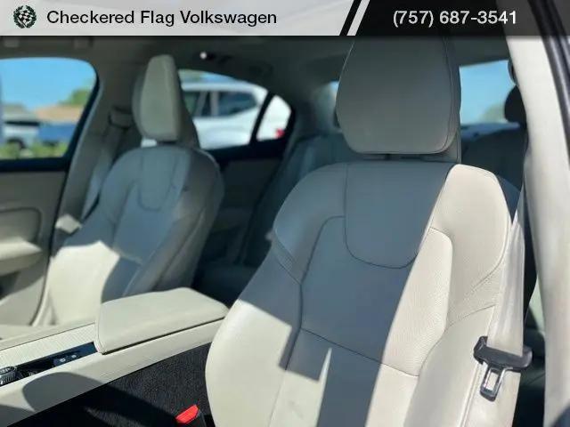 2020 Volvo S60 Momentum