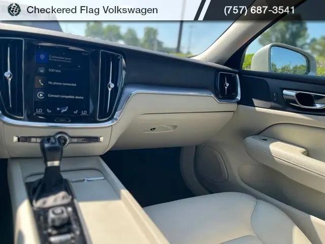 2020 Volvo S60 Momentum