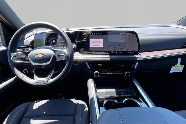 2026 Chevrolet Suburban LS, 4WD