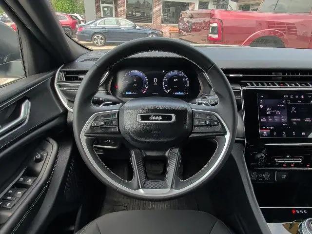 2024 Jeep Grand Cherokee L Laredo X 4x4