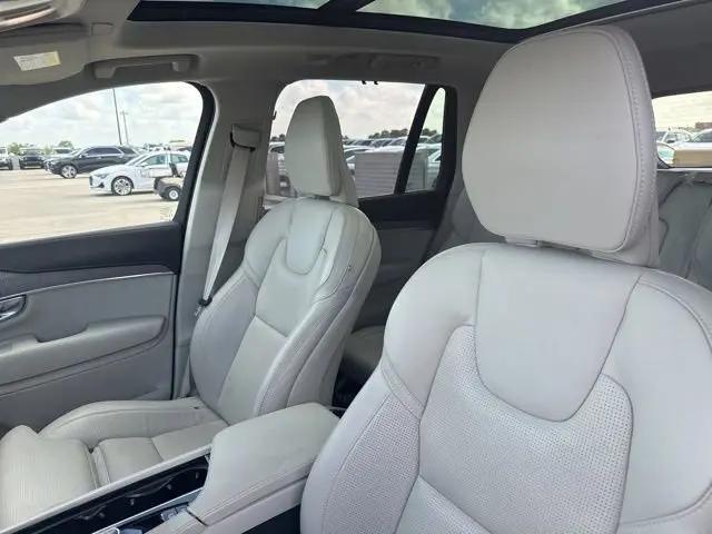2024 Volvo XC90 Recharge T8 Ultimate Bright Theme 7-Seater