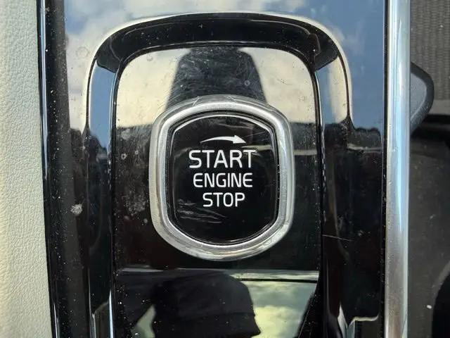 2024 Volvo XC90 Recharge T8 Ultimate Bright Theme 7-Seater