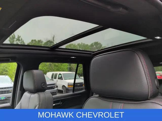 2025 Chevrolet Tahoe 4WD RST