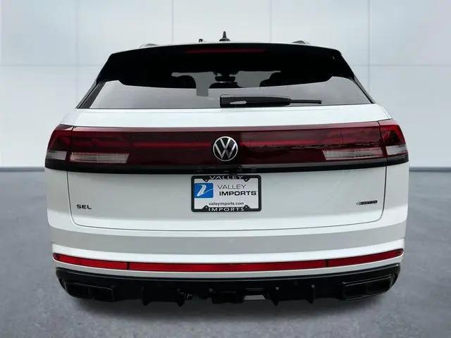 2026 Volkswagen Atlas Cross Sport SEL R-Line Black