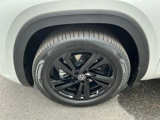 2026 Volkswagen Atlas Cross Sport SEL R-Line Black