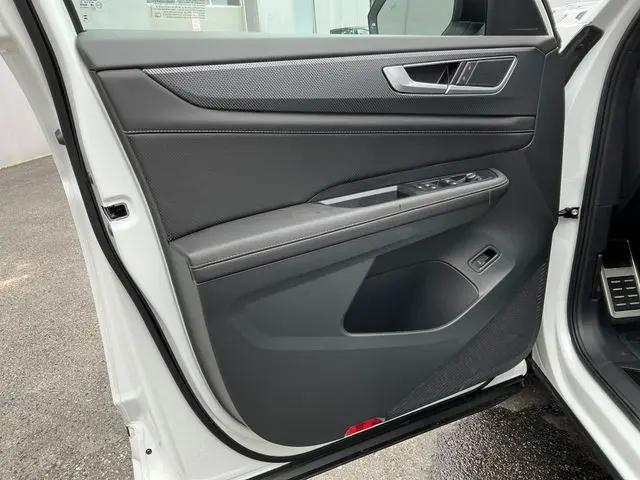 2026 Volkswagen Atlas Cross Sport SEL R-Line Black
