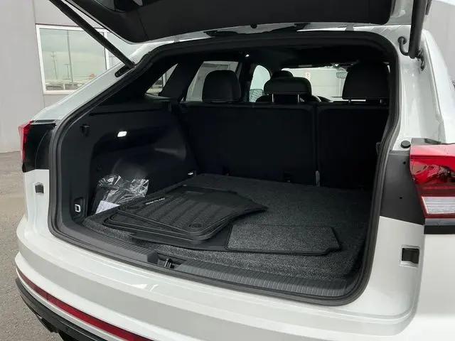 2026 Volkswagen Atlas Cross Sport SEL R-Line Black