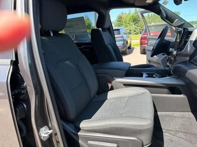 2026 Ram 1500 Big Horn Crew Cab 4x4 64 Box
