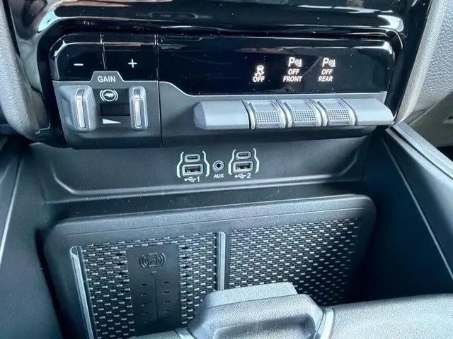 2026 Ram 1500 Big Horn Crew Cab 4x4 64 Box