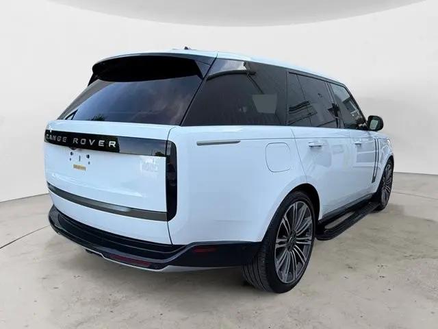 2025 Land Rover Range Rover P530 SE
