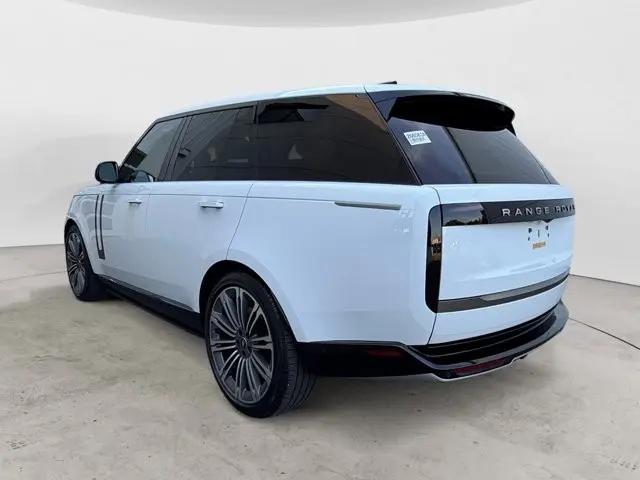 2025 Land Rover Range Rover P530 SE