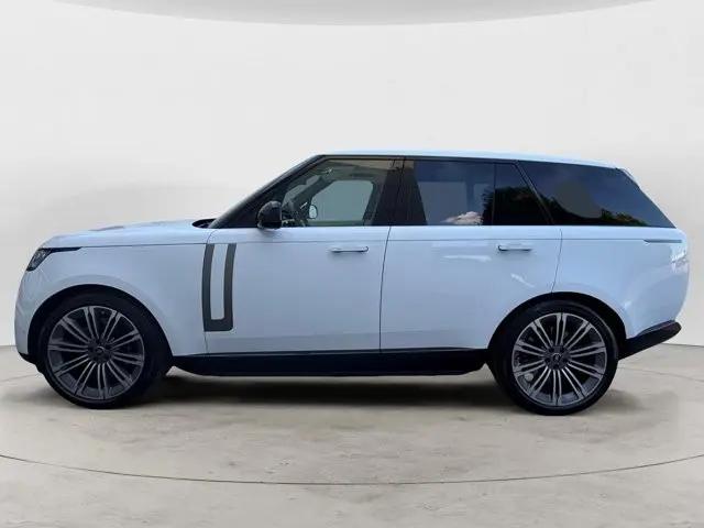 2025 Land Rover Range Rover P530 SE
