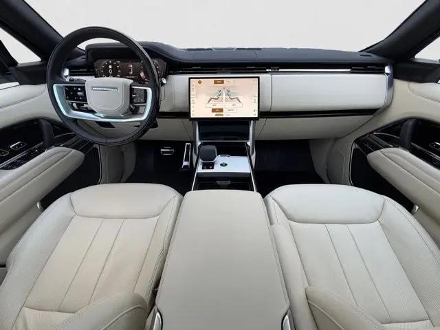 2025 Land Rover Range Rover P530 SE