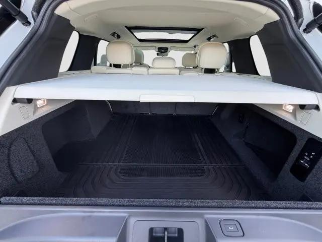 2025 Land Rover Range Rover P530 SE