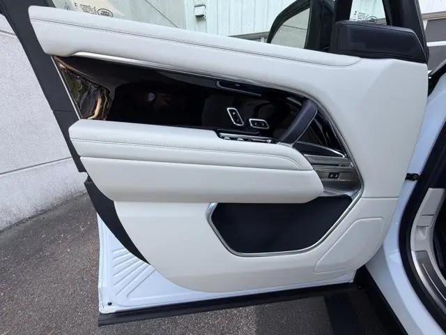 2025 Land Rover Range Rover P530 SE