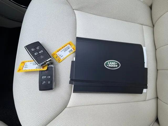 2025 Land Rover Range Rover P530 SE