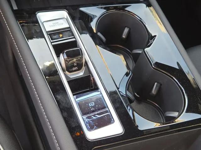 2026 Volkswagen Atlas Cross Sport SEL Premium R-Line