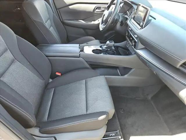 2024 Nissan Rogue SV FWD