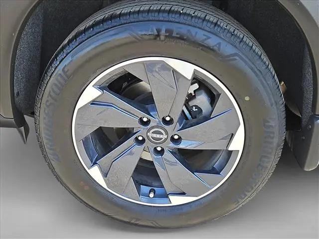 2024 Nissan Rogue SV FWD