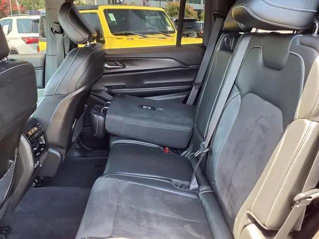 2023 Jeep Grand Cherokee L Altitude 4x4