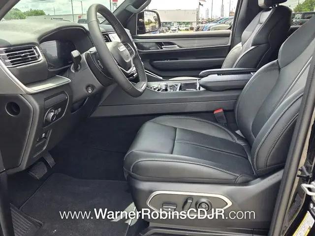 2026 Jeep Grand Wagoneer 4x2