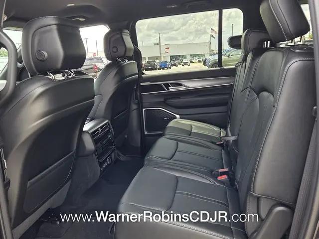 2026 Jeep Grand Wagoneer 4x2