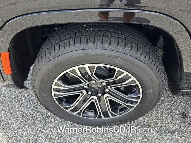 2026 Jeep Grand Wagoneer 4x2