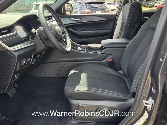 2026 Jeep Grand Cherokee Altitude 4x2