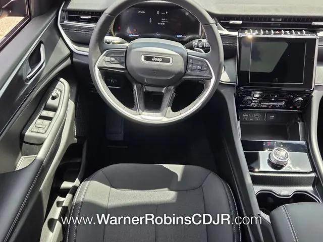 2026 Jeep Grand Cherokee Altitude 4x2
