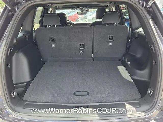 2026 Jeep Grand Cherokee Altitude 4x2