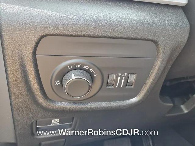 2026 Jeep Grand Cherokee Altitude 4x2