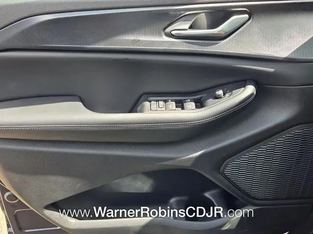 2026 Jeep Grand Cherokee Altitude 4x2