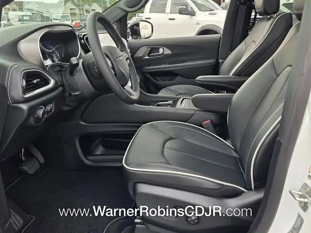 2027 Chrysler Pacifica Limited
