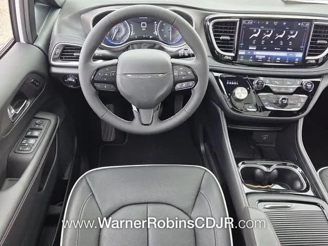 2027 Chrysler Pacifica Limited