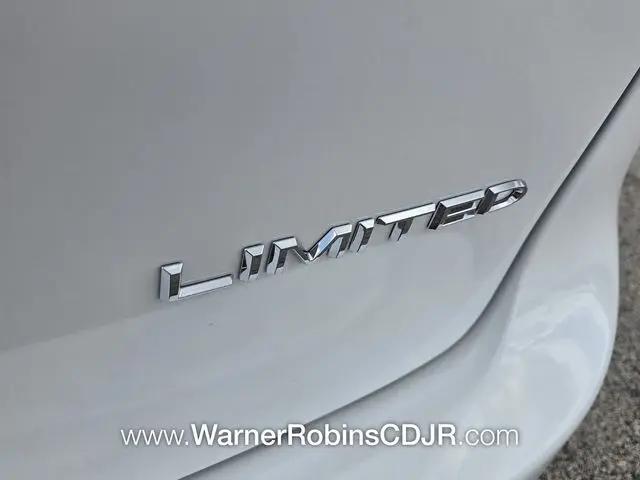 2027 Chrysler Pacifica Limited