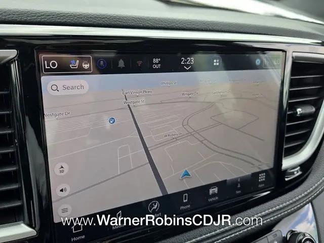 2027 Chrysler Pacifica Limited
