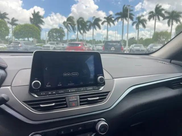 2025 Nissan Altima SR FWD
