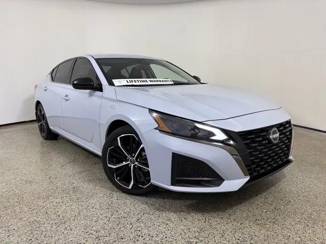 2025 Nissan Altima SR FWD