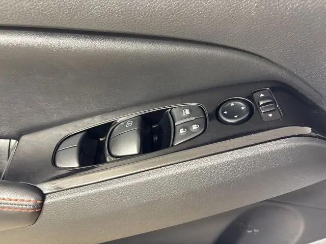 2025 Nissan Altima SR FWD