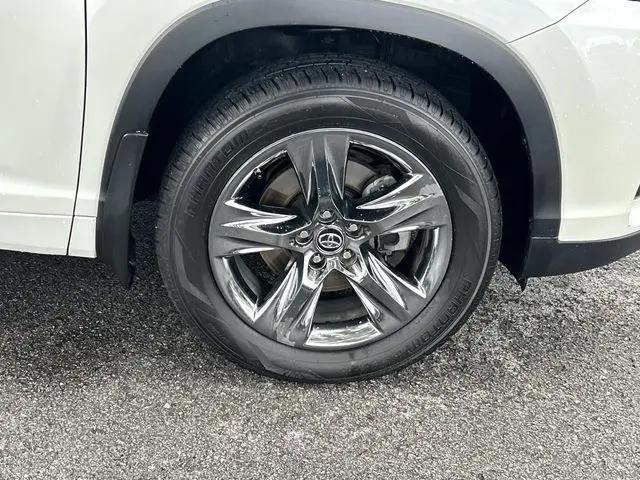 2019 Toyota Highlander Limited Platinum
