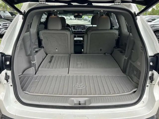 2019 Toyota Highlander Limited Platinum