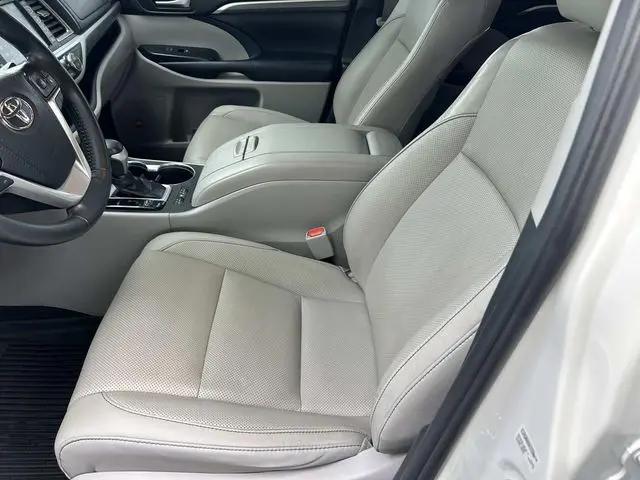 2019 Toyota Highlander Limited Platinum